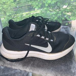 Gently used Nike Sneakers WOMEN